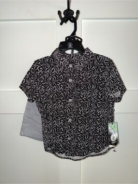 Volcom Black Leaf-Pattern Short Sleeve Shirt and Shorts Set